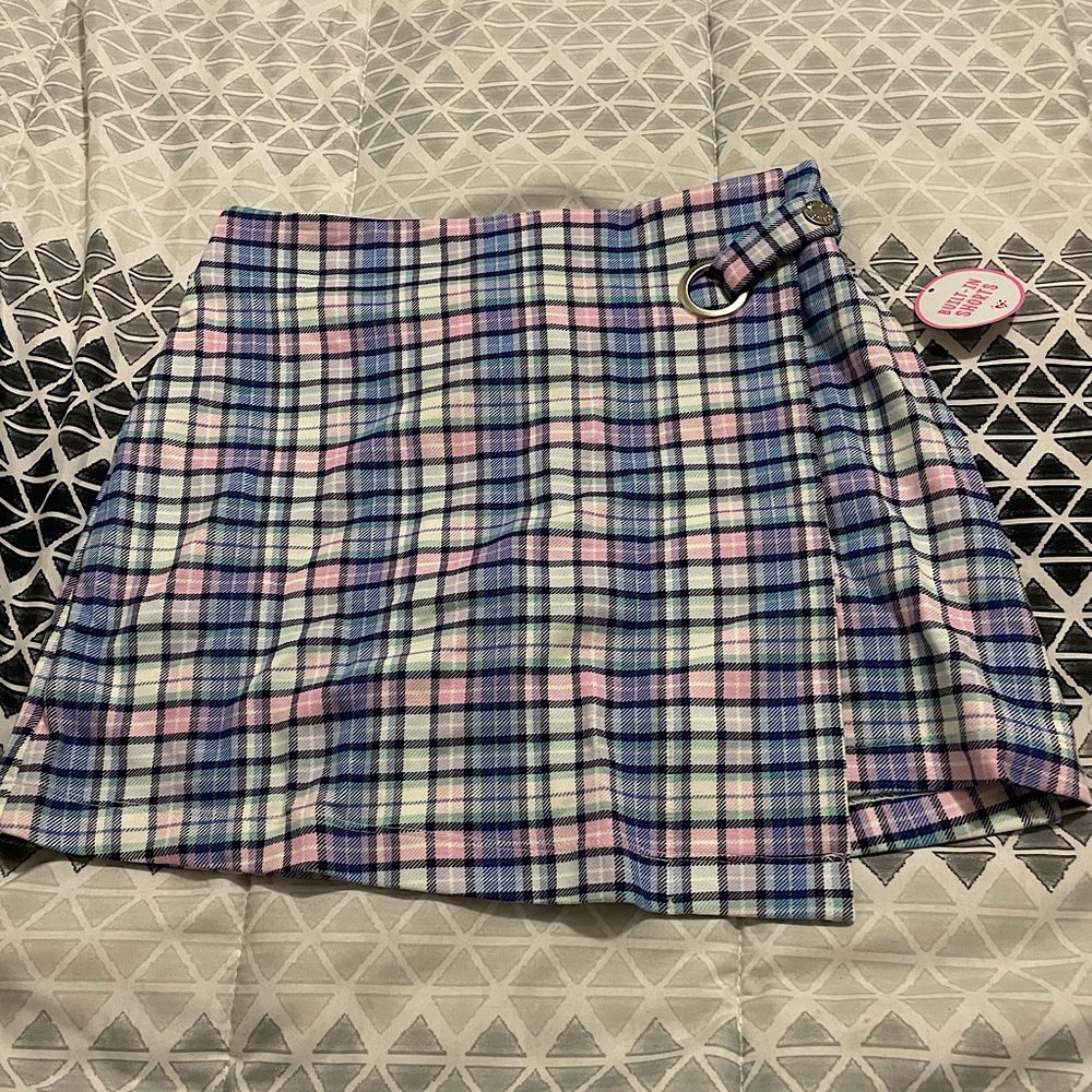 i am selling a skirt from justice that’s a size 12 in kids.